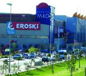 Eroski echa el cierre en el centro comercial M-40