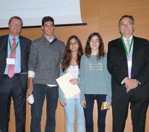 SPB patrocina por segundo año un premio de investigación química para estudiantes