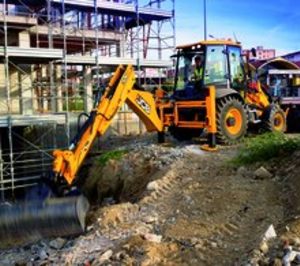 JCB en las inundaciones de los Balcanes