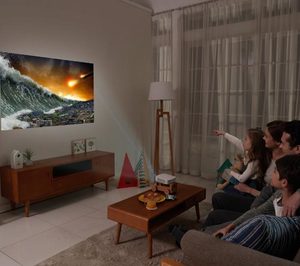 LG TV 4K HU80KSW: un televisor portátil de 150”
