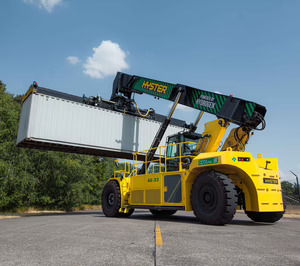 Hyster pone a prueba un apilador de contenedores impulsado por hidrógeno en el Puerto de Valencia