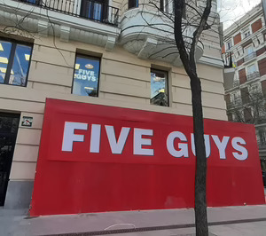 Five Guys prosigue su desarrollo con un nuevo proyecto de calle en Madrid