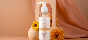 Alma Secret presenta el aceite limpiador Camellia Bloom