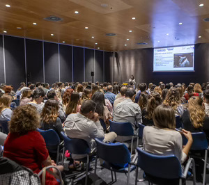 GE HealthCare presenta un software con IA para la captura de imágenes cardíacas con su sistema de ultrasonido inalámbrico