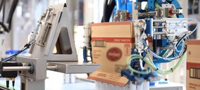 FG Robosys crea un sistema de embotellado robotizado con la tecnología de Omron