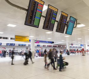 Ferrovial vende su participación en tres aeropuertos británicos