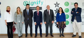 Signify presenta su nueva línea de iluminación solar, fabricada en Valladolid