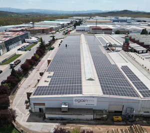 Egoin pone en marcha dos instalaciones solares fotovoltaicas en sus plantas productivas