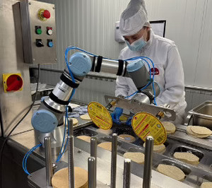 Nagual automatiza el envasado de tortillas de maíz con un robot colaborativo