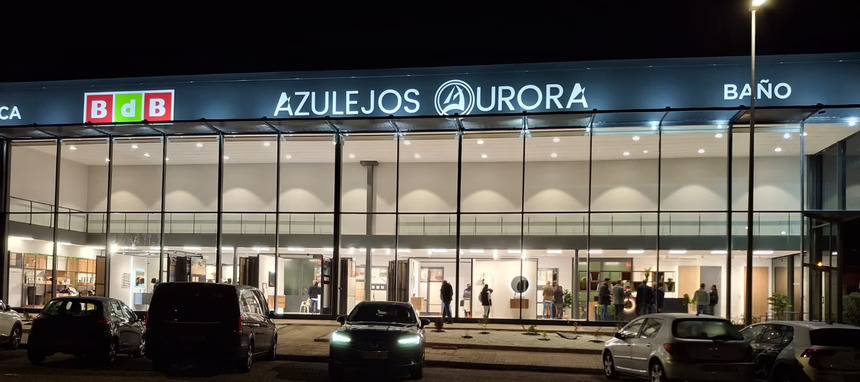 Azulejos Aurora inaugura un nuevo showroom de 350 m2 en Alcázar de San Juan