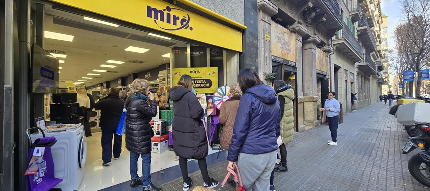 Mirò inaugura oficialmente su tienda del Eixample de Barcelona